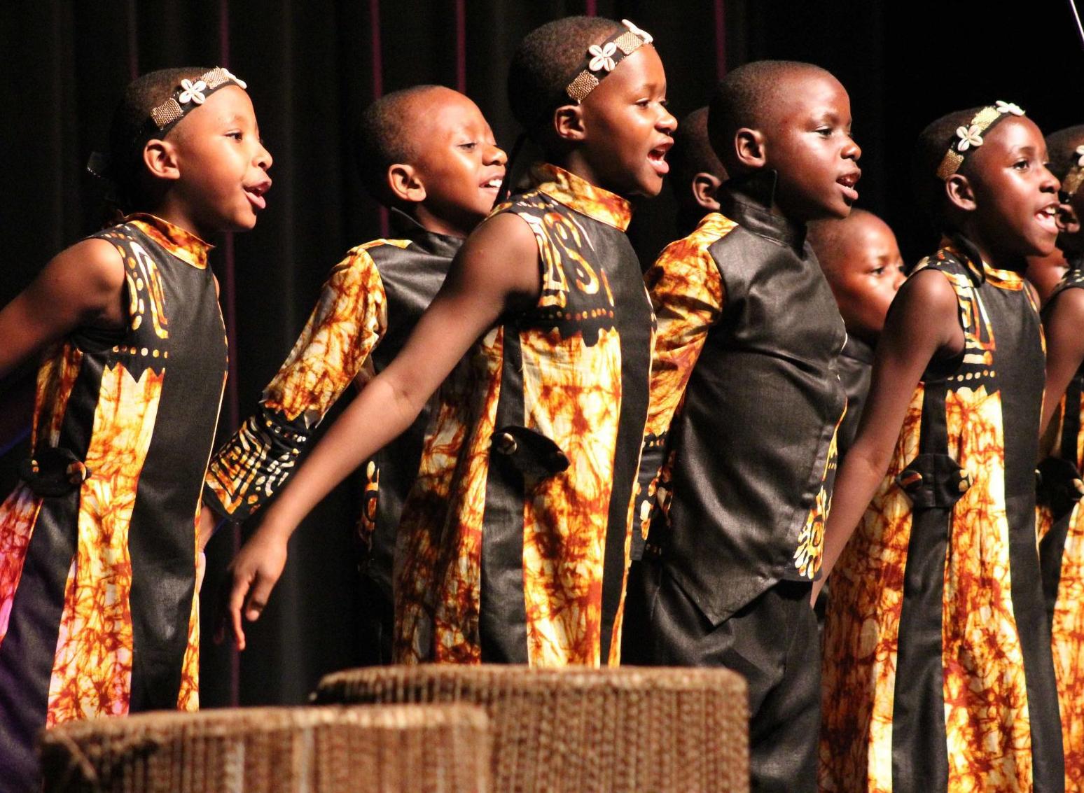 110719-reed-gallery-choir022
